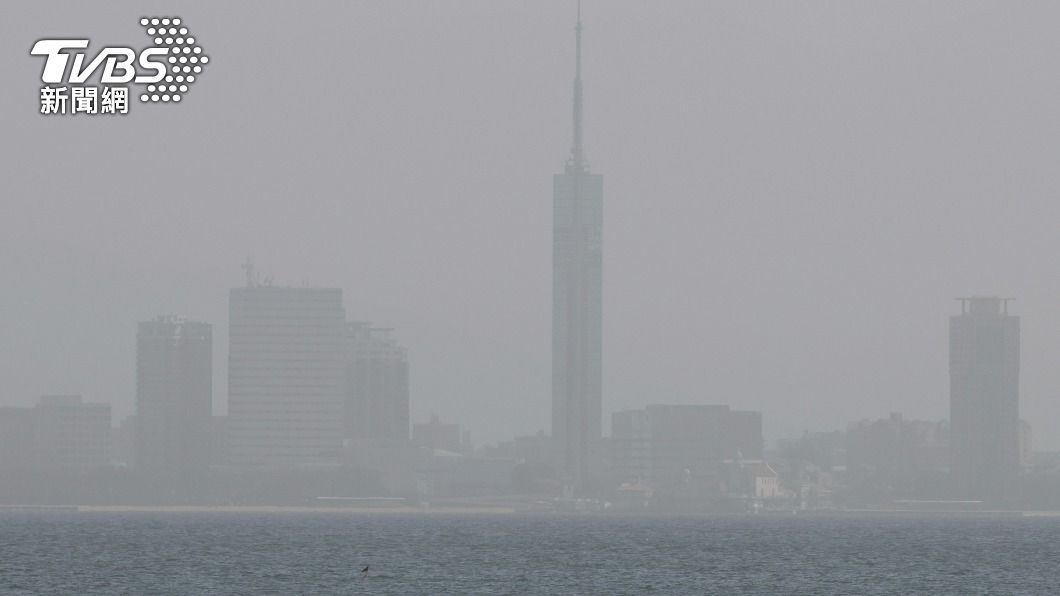 這波沙塵暴從12日上午開始影響日本,預計持續到明(13日)。(圖/達志影像美聯社)