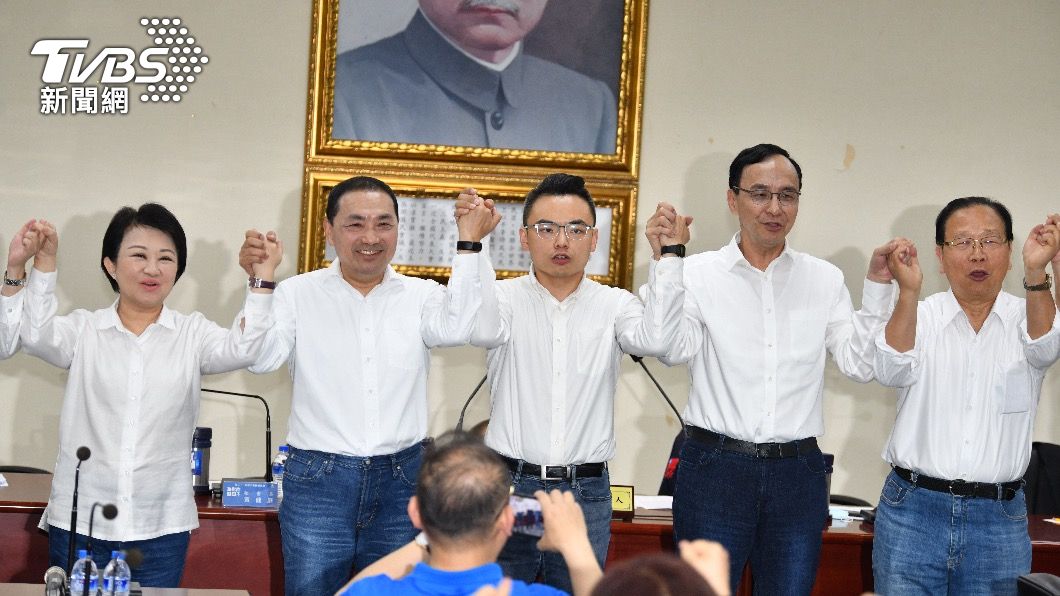 盧秀燕、侯友宜12日現身國民黨中常會。(圖/胡瑞麒攝)