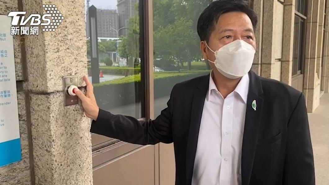 鄭寶清加入民眾黨「爭取不分區」? 白營回應了