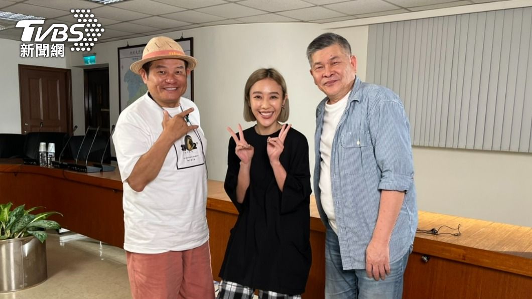 左起許效舜、方宥心、澎恰恰出席《隔壁親家》彩排記者會。(圖/陳郁文攝)
