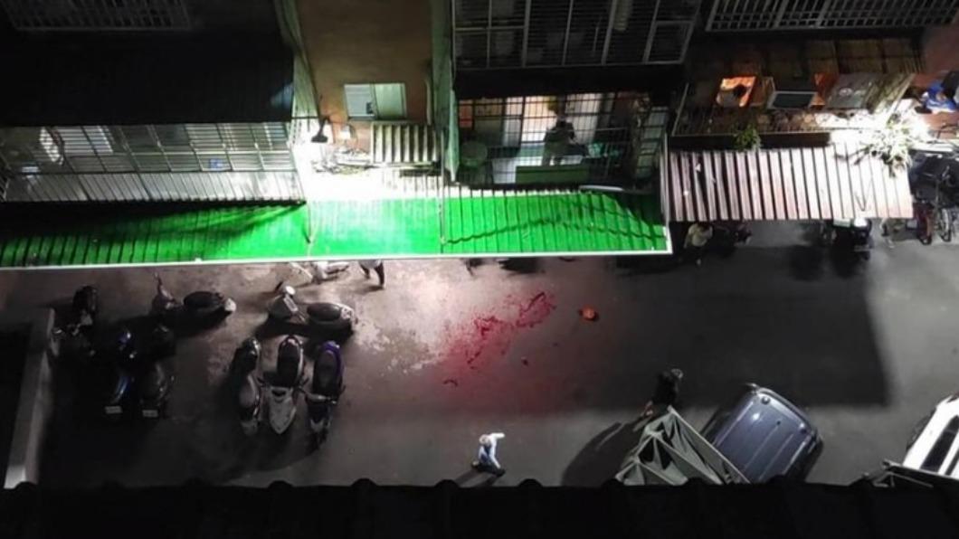 附近住戶被炮炸聲嚇醒,緊急報警。(圖/翻攝自我是蘆洲人 臉書)