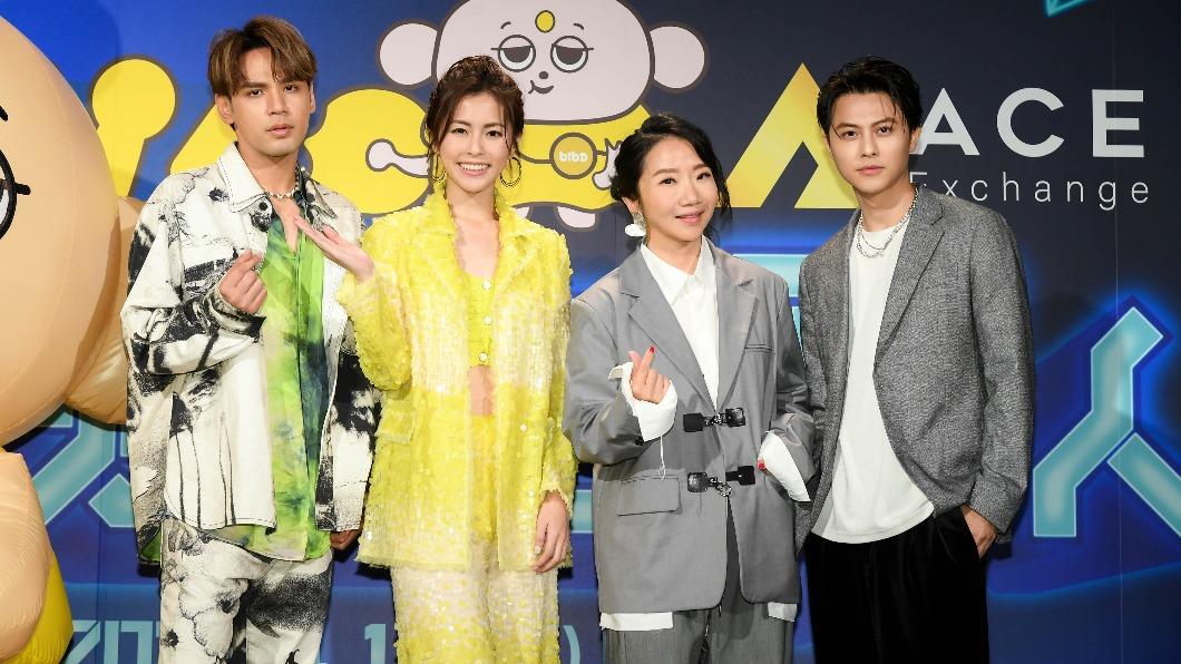 陳零九（左起）、任容萱、陶晶瑩、王子4人首度在綜藝節目上搭檔。（圖／三立提供）