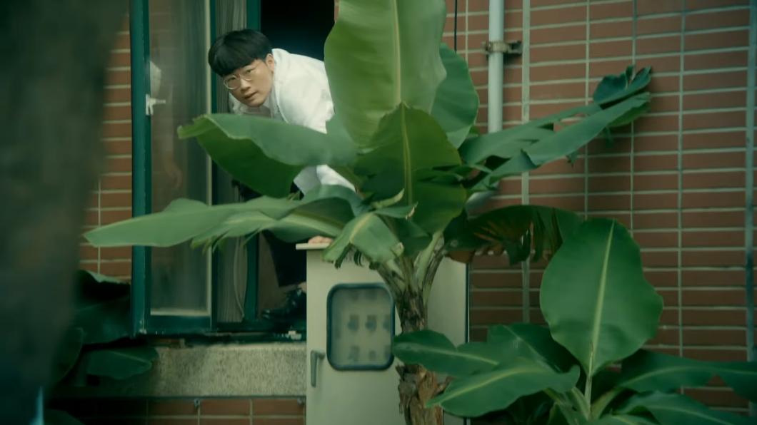 《和平歸來》播出醫護人員逃出醫院的情景，引起熱烈討論。（圖／馬克吐溫國際影像提供）