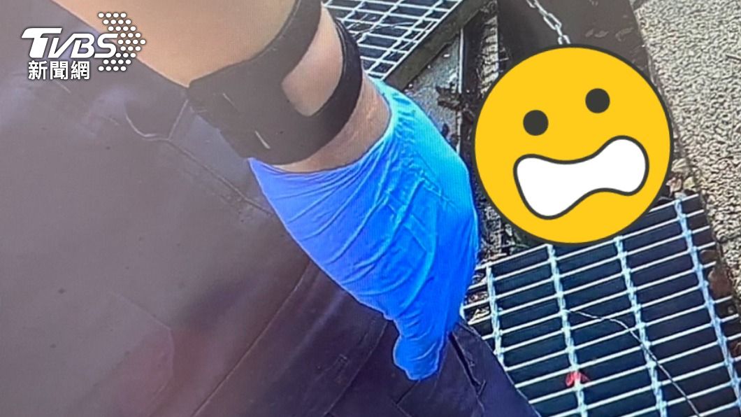 你是《牠》?三重男闖校園呆站水溝全身塗黑 警通報強送醫