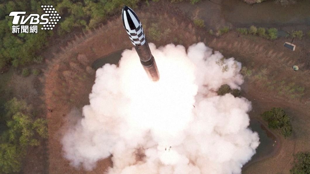 北韓官媒釋出「火星-18」試射高清畫面。(圖/達志影像路透社)