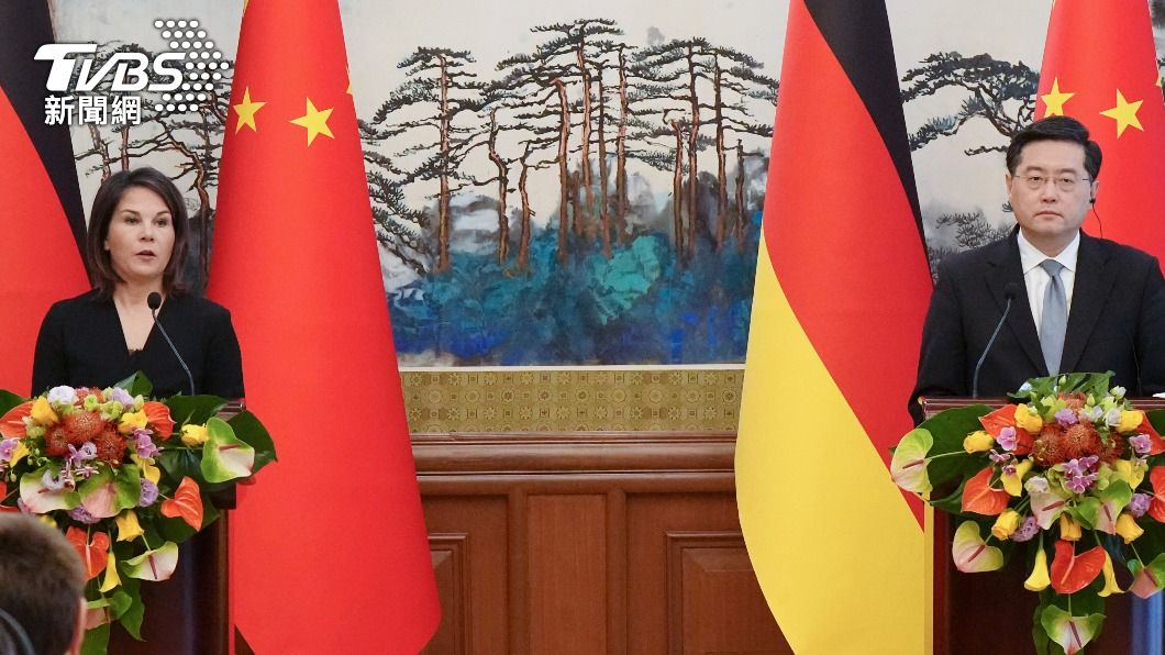 貝爾伯克和秦剛在記者會上針對台灣議題交鋒。（圖／達志影像美聯社）