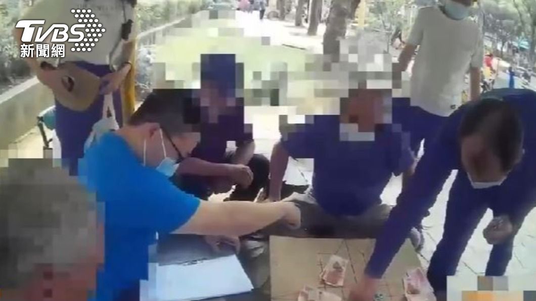 加起來近4百歲!五翁聚公園賭象棋被警查 笑喊:消遣啦