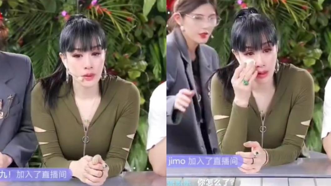 鍾麗緹直播中落淚遭質疑婚變。(圖/翻攝自鍾麗緹直播)