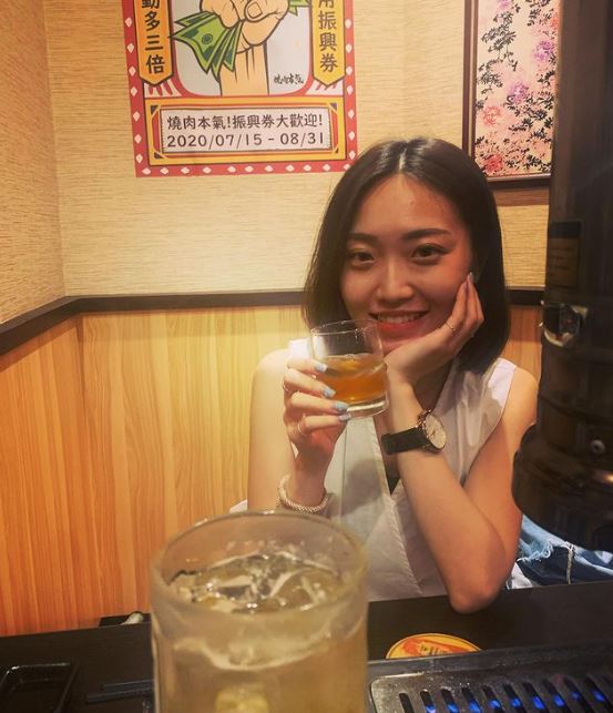 洋蔥曾在IG曬出女友照片,祝福對方生日快樂。