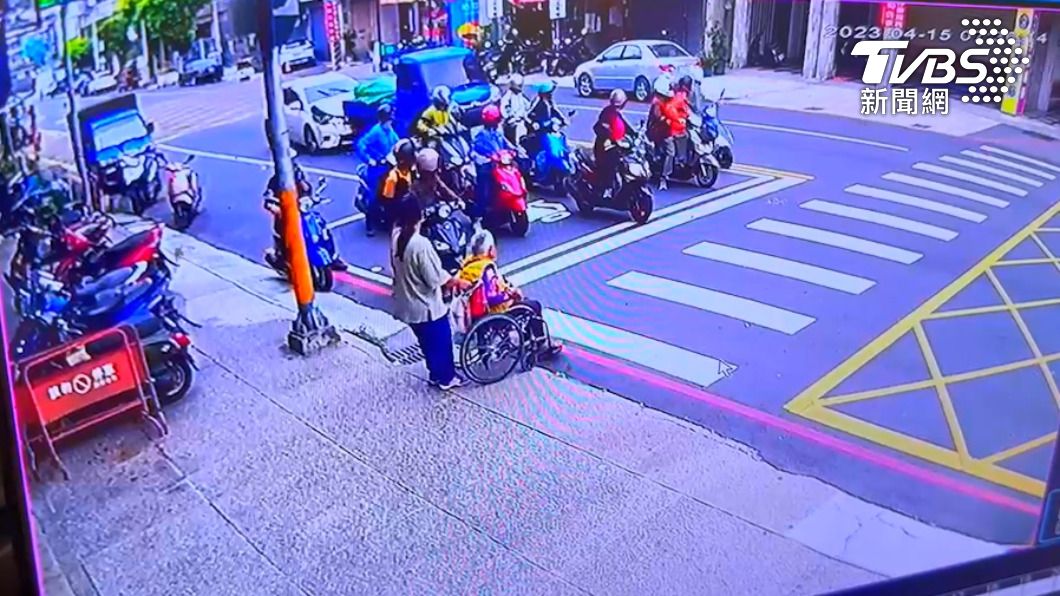 林姓男子押走女友,衝撞貨車後才停下來。 (圖/TVBS)