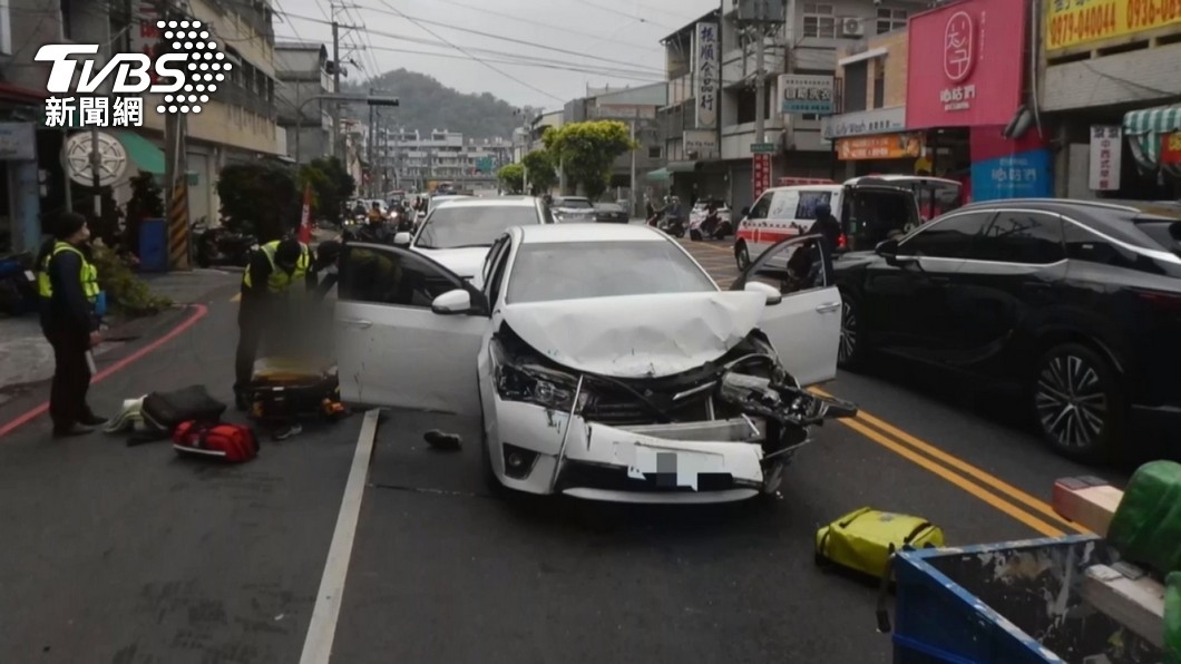 姐弟戀情殺！恐怖男持刀砍女友、還想燒死她　車禍曝犯行遭起訴