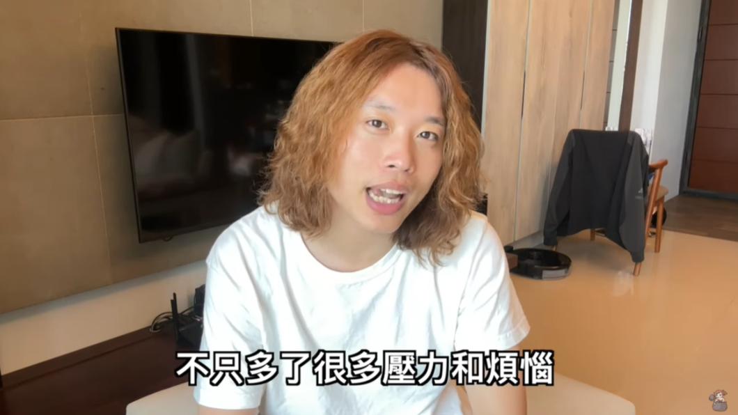 賤葆表示在經營頻道4年,壓力和煩惱不斷遞增。(圖/翻攝自J-Bao賤葆YT頻道)
