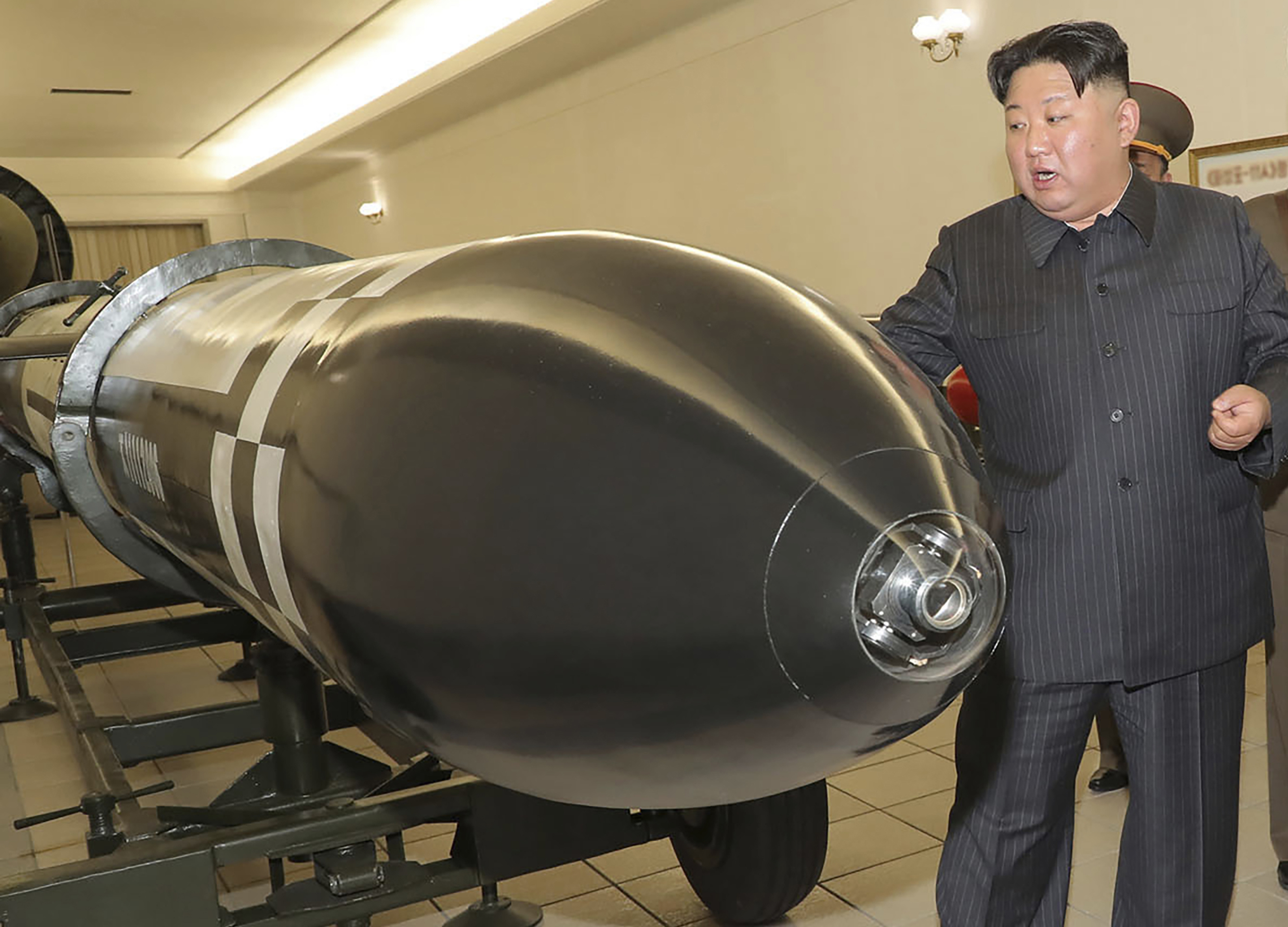 金正恩視察飛彈部隊基地,要求部隊提高「戰爭威懾力」(畫面來源:AP)