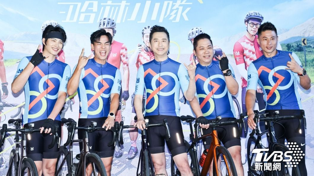 張庭瑚、柯有倫、庾澄慶(哈林)、卜學亮、彭小刀一起出外景。(圖/趙世平攝)