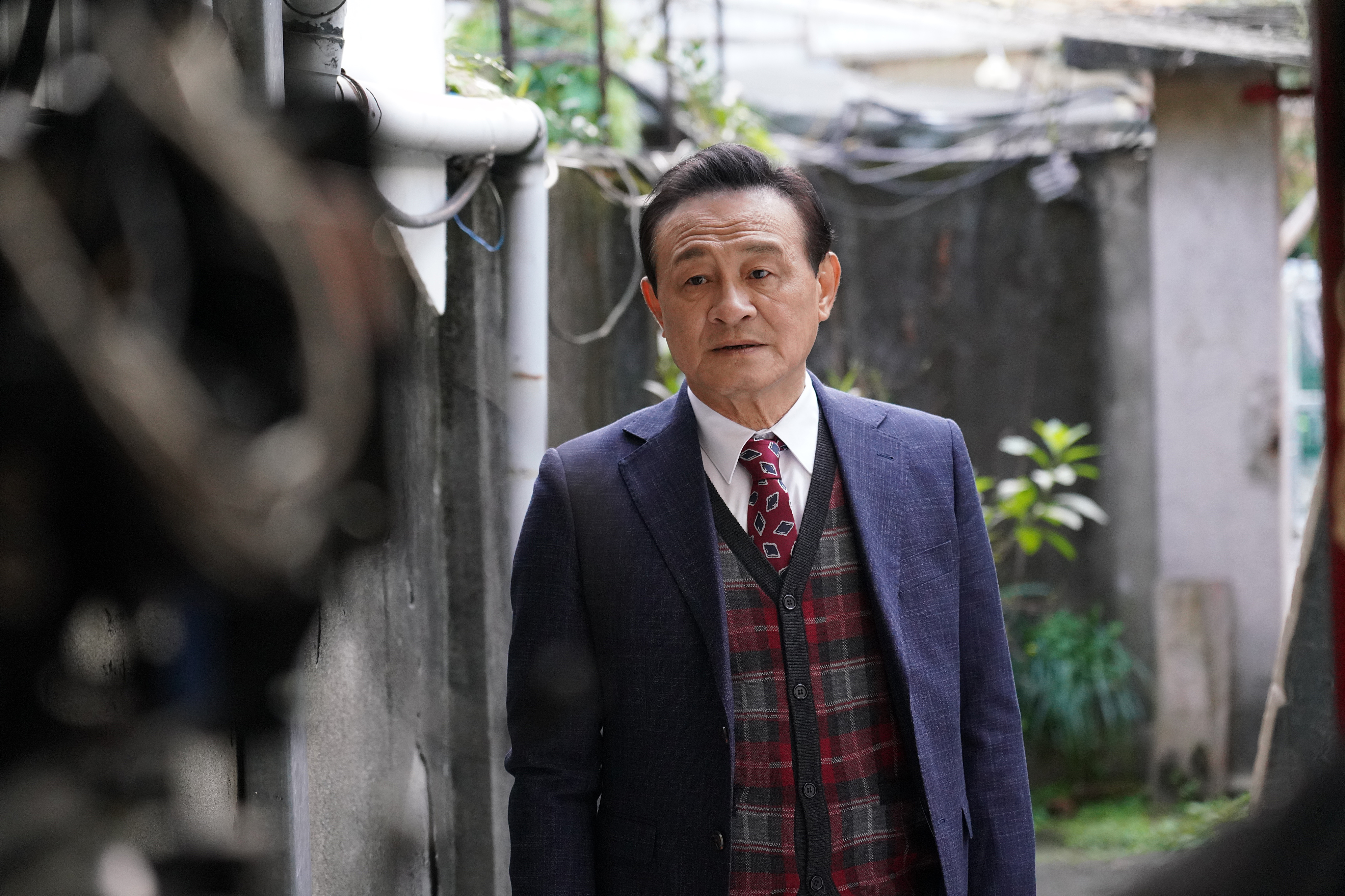 陳慕義戲裡透過各種管道尋找許乃涵。(圖/華視提供)
