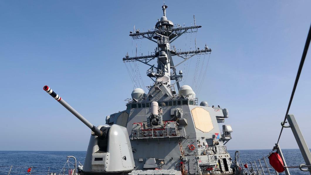 飛彈驅逐艦米利厄斯號16日例行性通過台灣海峽。（圖／翻攝美軍第七艦隊推特）