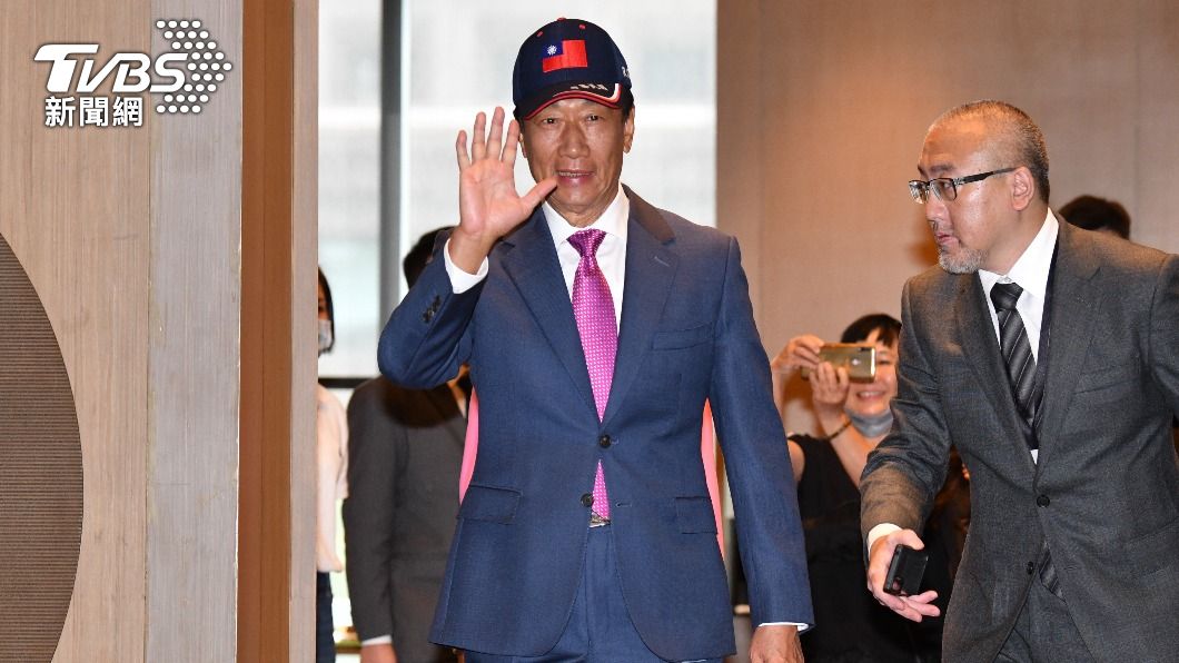 鴻海集團創辦人郭台銘今（18）日舉辦「科技經濟政治日本開拓之旅」成果報告記者會。（圖／胡瑞麒攝）