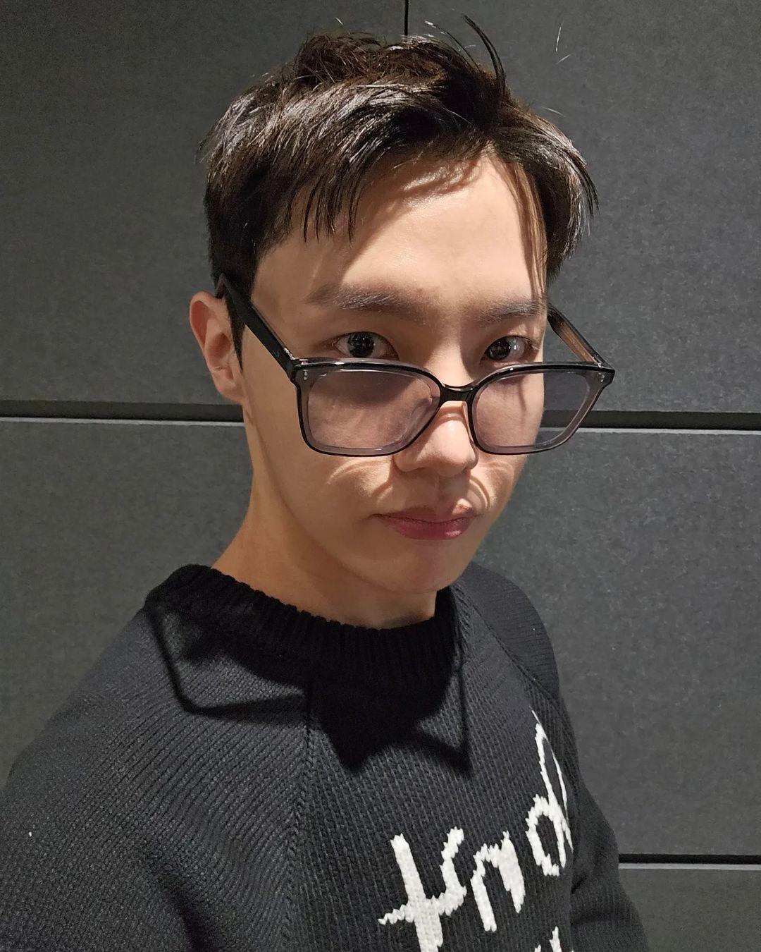 先前J-hope就先把頭髮剪短了。(圖/翻攝自J-hope IG)
