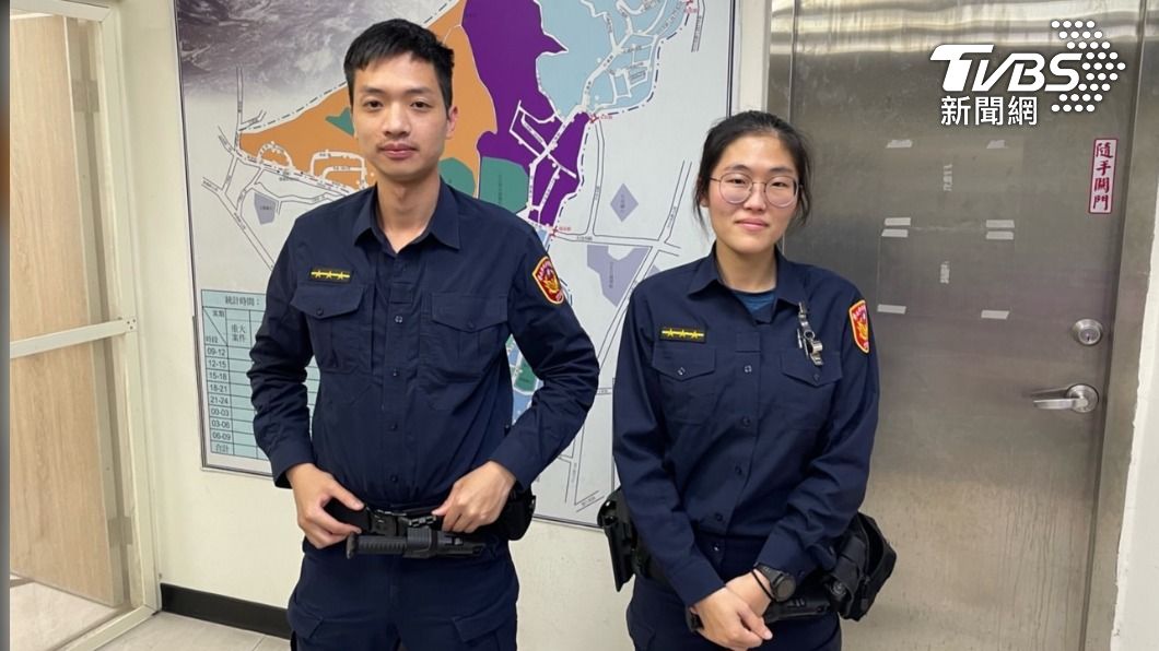 永明派出所2名警員調電眼助找回失語症男。(圖/TVBS)
