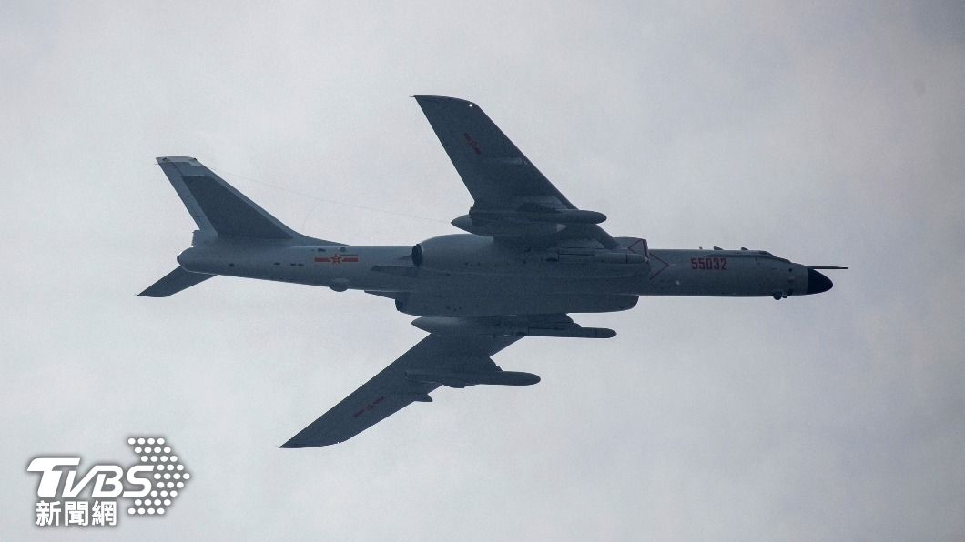 解放軍2022年「騷擾」日本近800次,轟6轟炸機就是其中一種機型。(圖/達志影像美聯社)