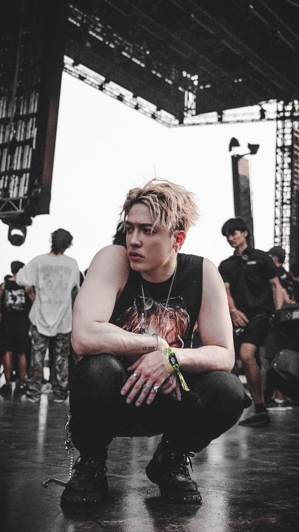 J.Sheon是唯二受邀出席泰國「Rolling Loud」音樂祭的台灣歌手。(圖/索尼音樂提供)