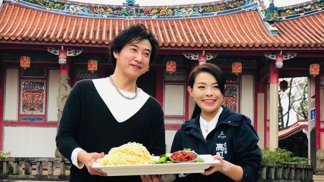 陳鴻日前與高虹安一起做料理。(圖/陳鴻提供)