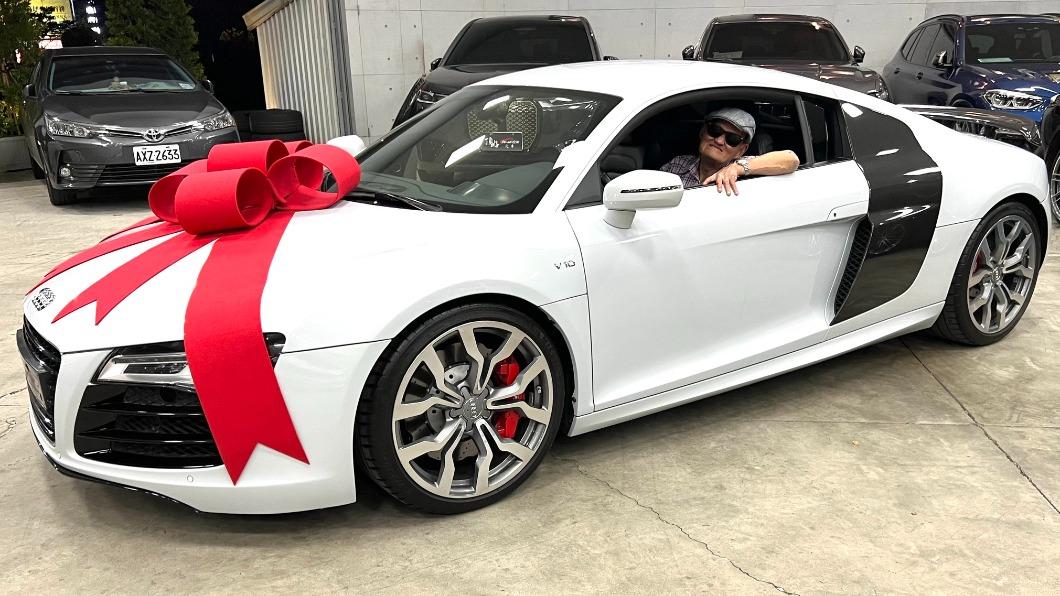 驚呆!74歲李炳輝「燦笑牽奧迪新車」 親邀蕭煌奇車聚跑山