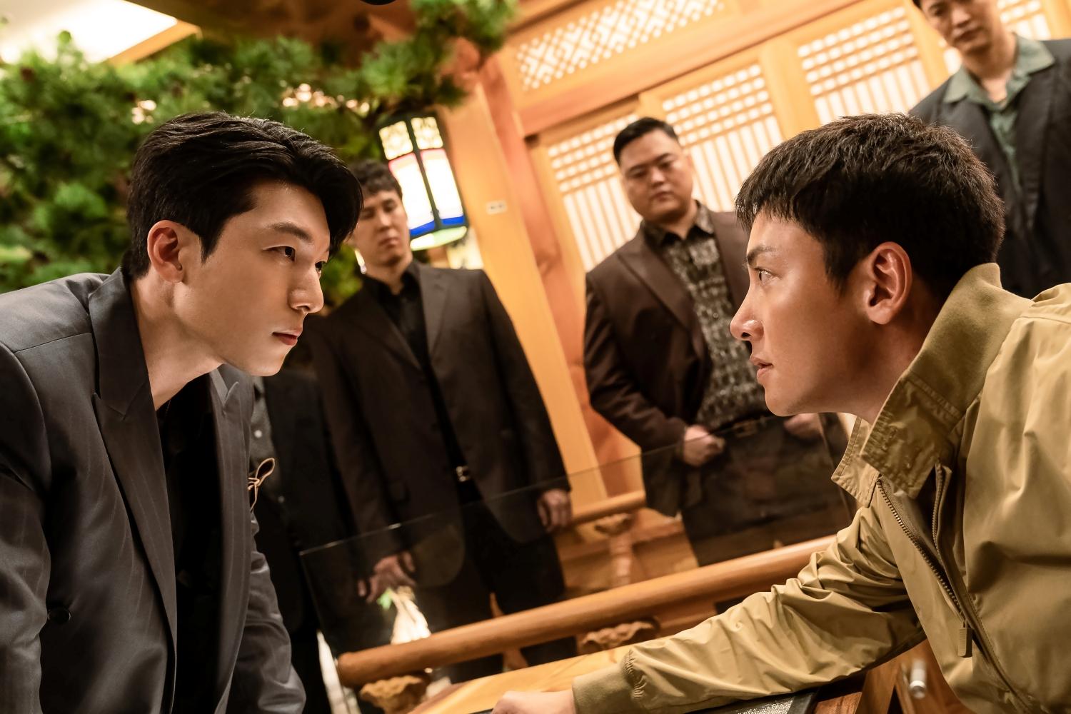 《惡中之惡》由池昌旭（最右）主演。（圖／Disney+提供）