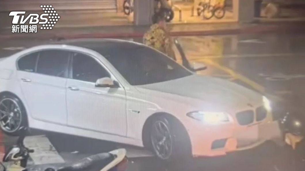 惹錯人!行車糾紛怒嗆BMW哥被堵進死巷 騎士見球棒秒道歉
