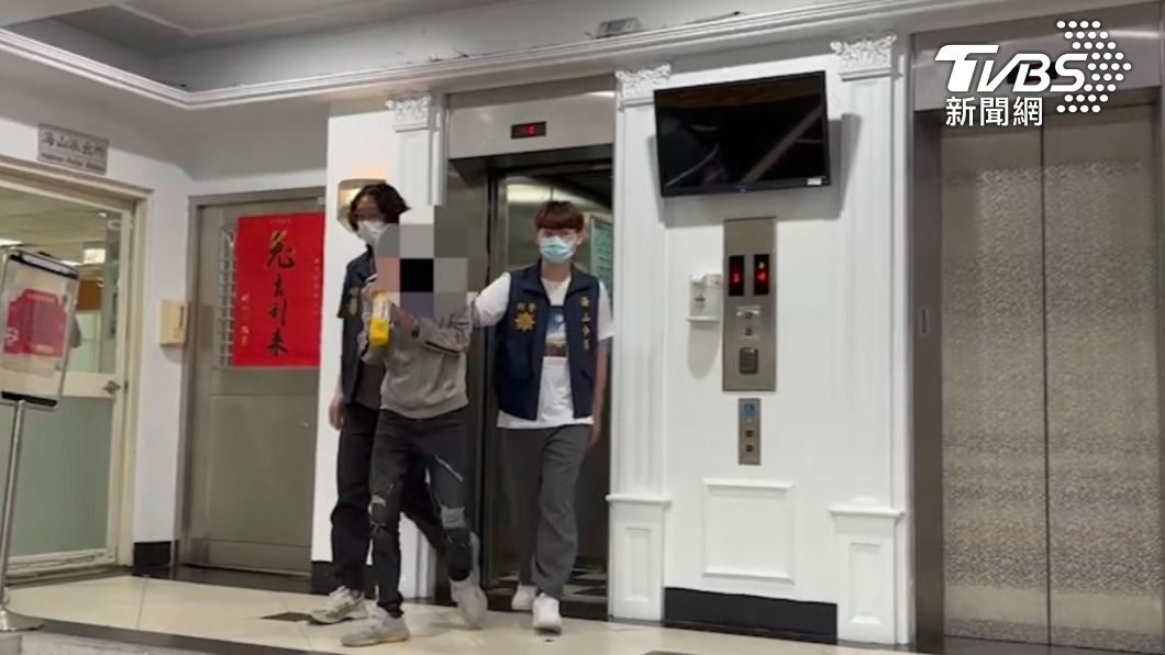 24歲林姓男子移送前往新北地檢署。(圖/TVBS)
