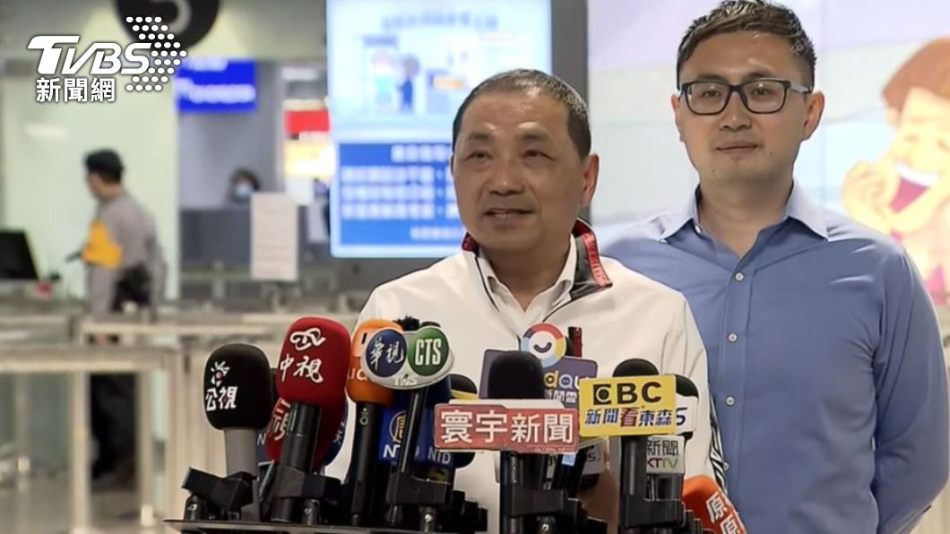 啟程星國喊「讓中華民國再次起飛」 遇雷雨突襲!侯友宜困機場