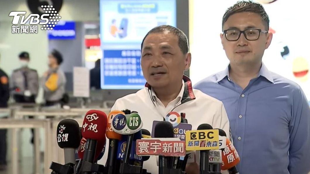 新北市長侯友宜出訪新加坡行前談話。（圖／TVBS）