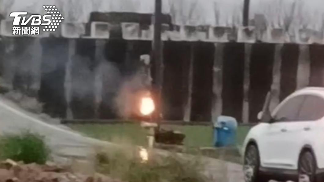 最強春雨挾狂風雷擊!彰化變電箱爆炸起火、八卦山天空步道樹塌