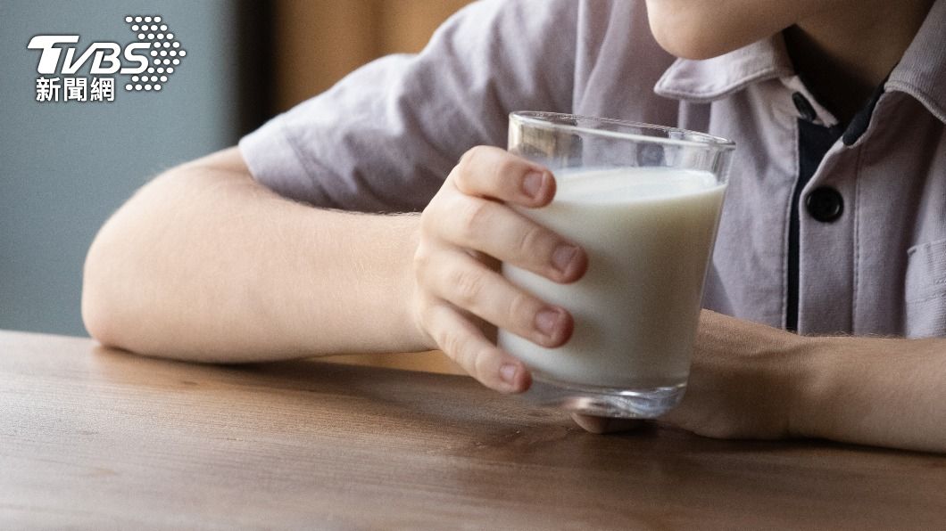 有店主指小孩經常在店內亂跑打破貴重的杯子。(示意圖,非當事人/shutterstock達志影像)