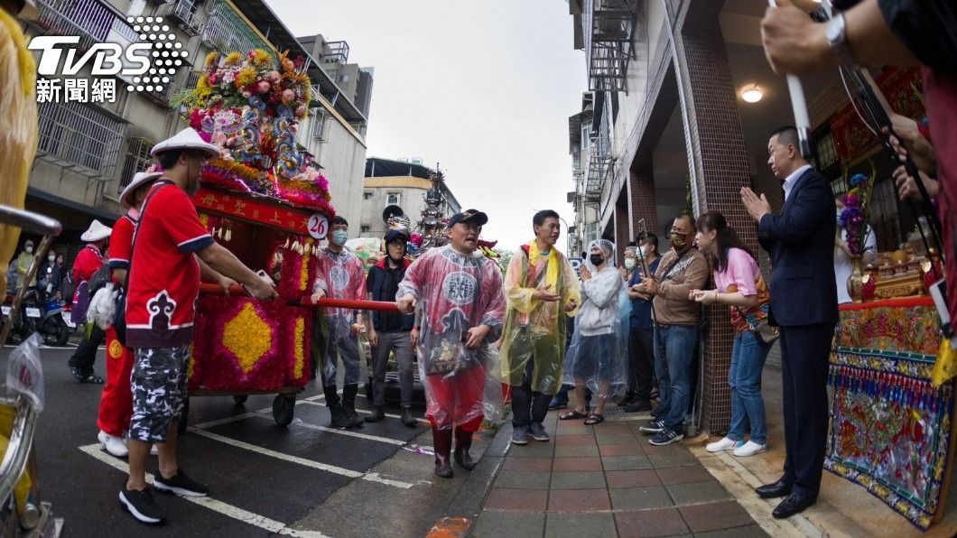內湖之美!宏明董座揪蔣萬安參拜山腳角媽祖 盼文化傳承