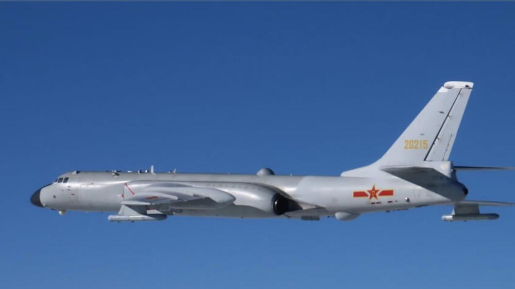 2架共軍轟炸機飛經沖繩周邊　日本戰機緊急升空