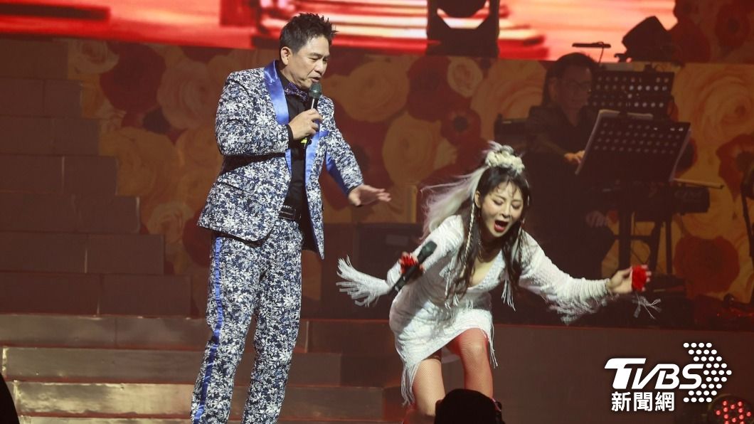 洪都拉斯、王彩樺擔任主持人說笑逗唱。 (圖/黃城碩攝)