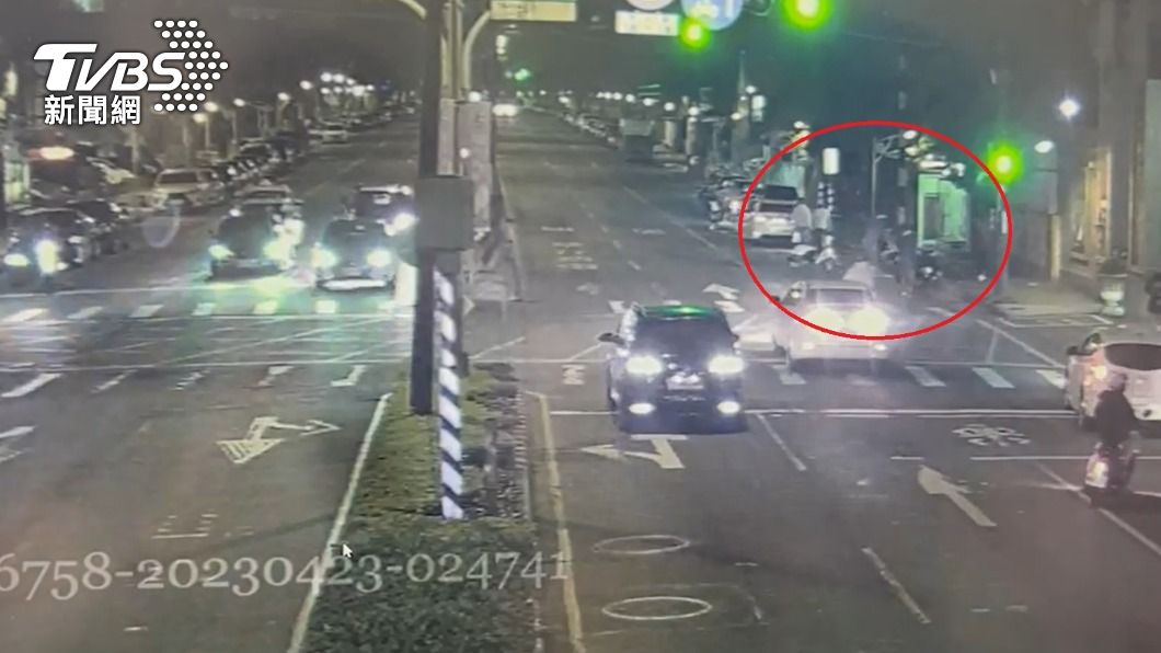不滿女友常被騷擾！雙方撂人持械互砍　4人濺血送醫