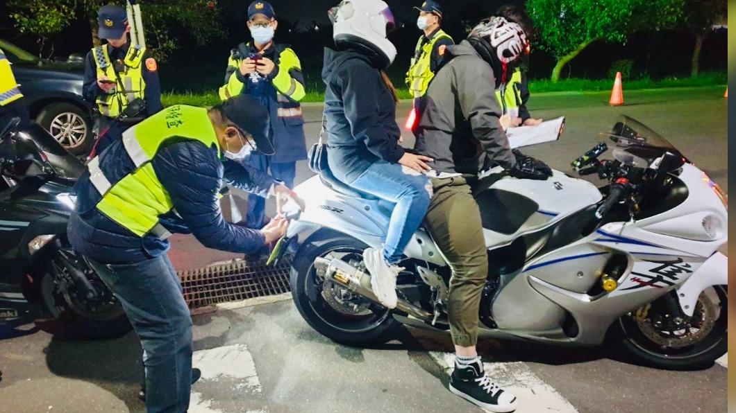 改裝機車深夜狂飆北海岸 金山警強力取締