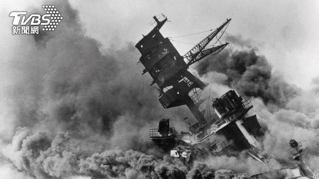 亞利桑那號戰艦(USS Arizona battleship)在1941年日軍偷襲珍珠港 (Pearl Harbor)時沉沒。(圖/達志影像美聯社)