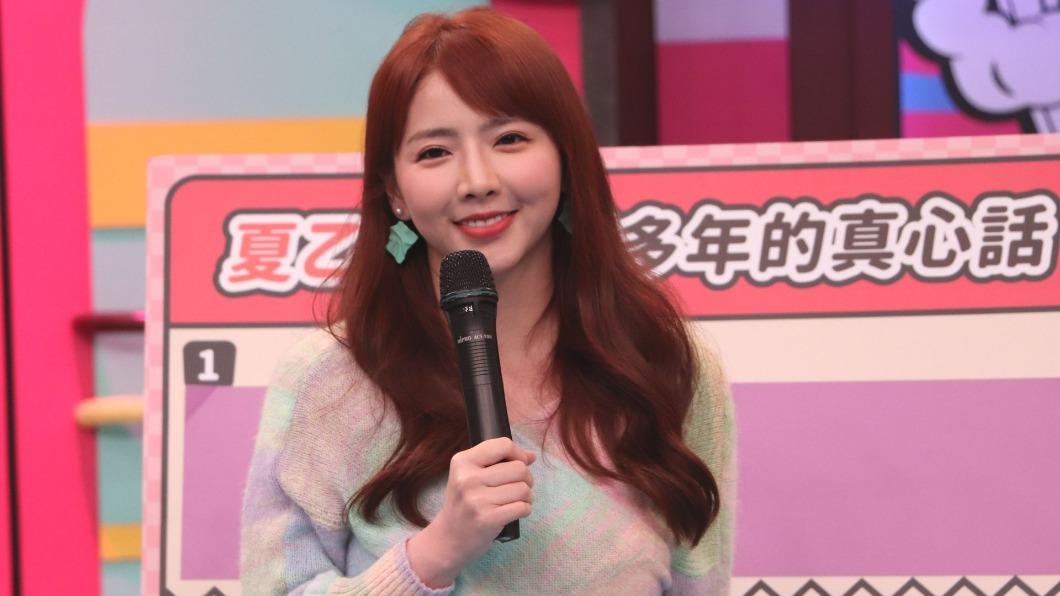 代班主持人羽葤。(圖/中天提供)