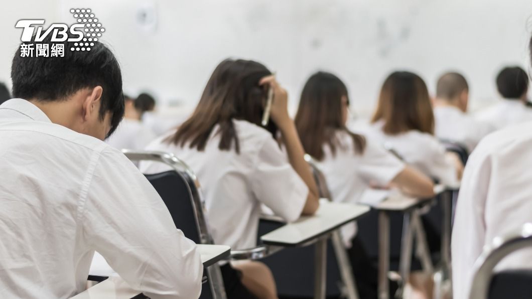 統測考生數10年近砍半　105學年首度低於學測