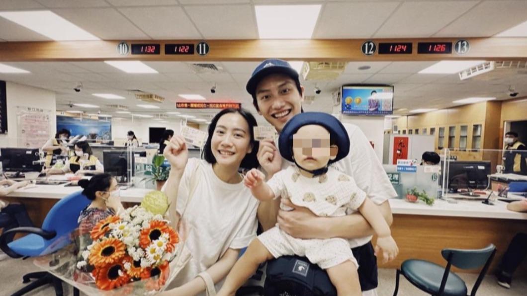 范少勳「曬全家福」登記結婚！　愛女周歲生日也是結婚紀念日