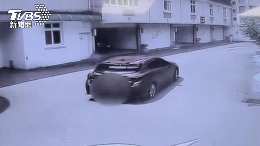 洪姓男子將兩名少女棄屍樓梯間後,逃往桃園另處摩鐵。(圖/TVBS)