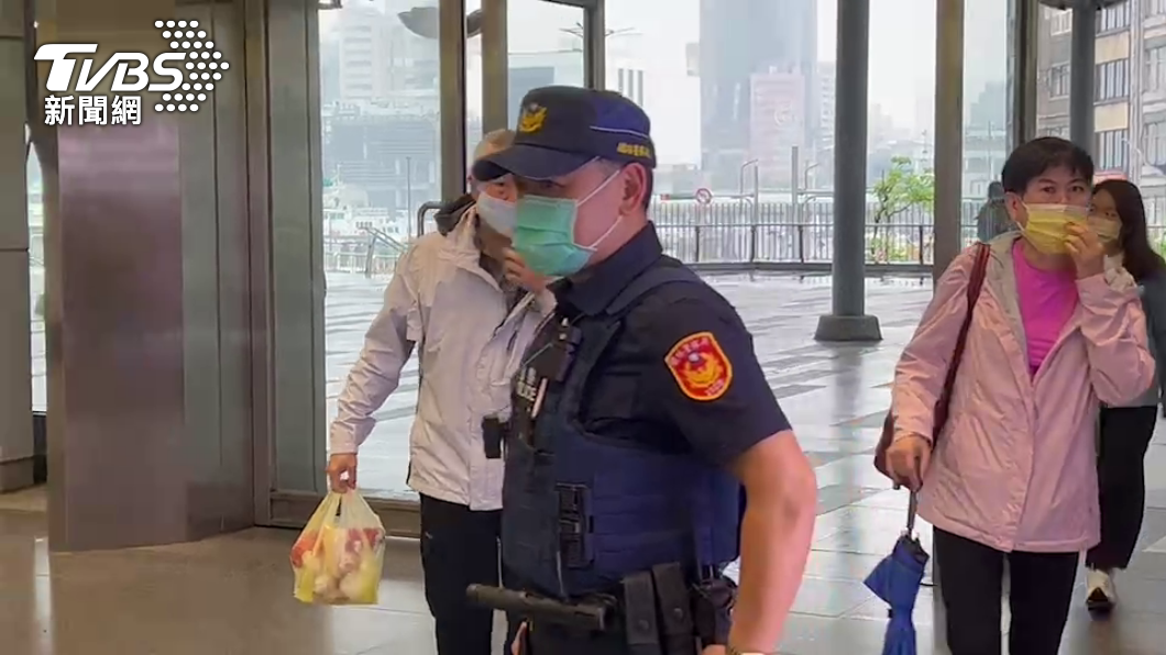 台鐵接獲恐嚇,鐵警加強巡邏。(圖/TVBS)