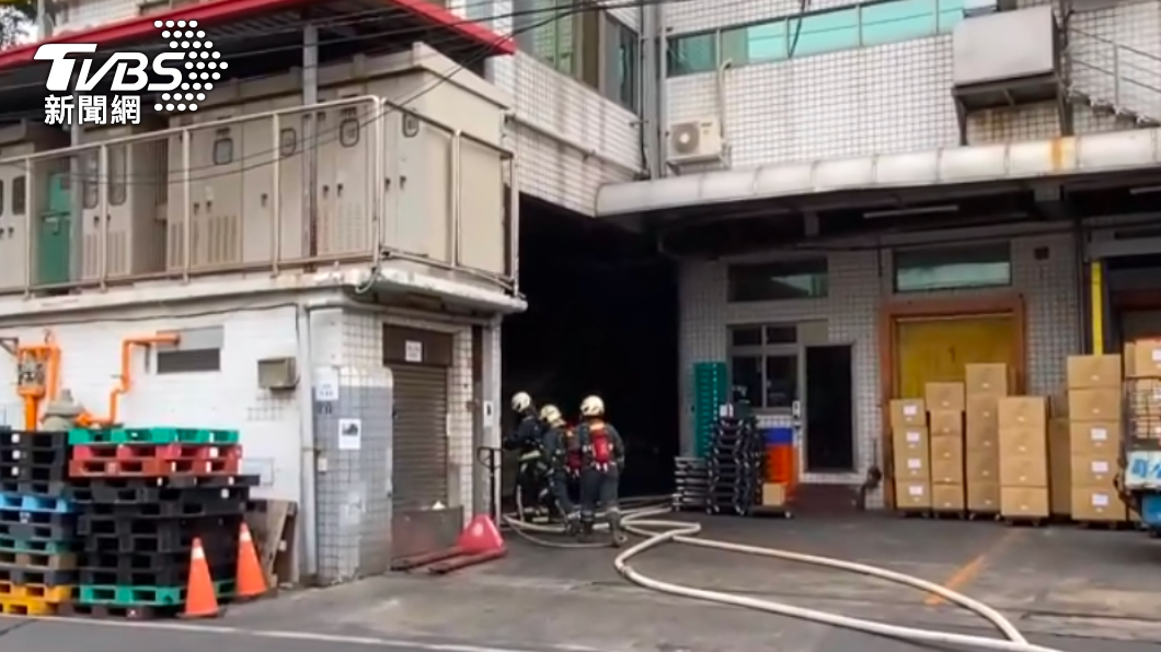 聯華食品火災,釀多人傷亡。(圖/TVBS)