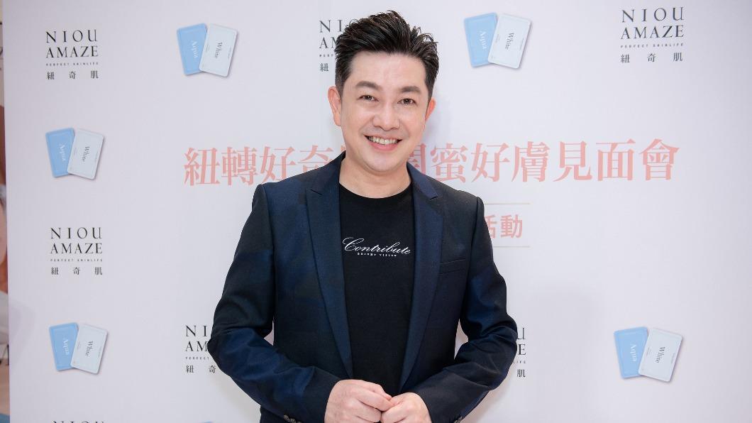 李明川斜槓當大學副教授!48歲超凍齡 保養1秘訣曝光