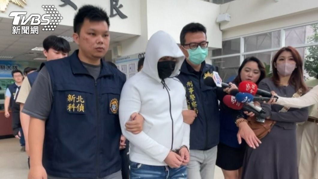 楊男利用死轉手方式將槍支交給槍手。(圖/李昱菫攝)