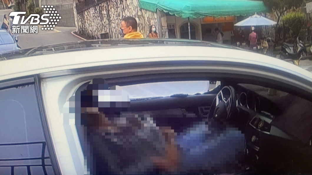 林姓男子將車違停在現場長達10小時,沒下車沒離開明顯死亡。(圖/TVBS)