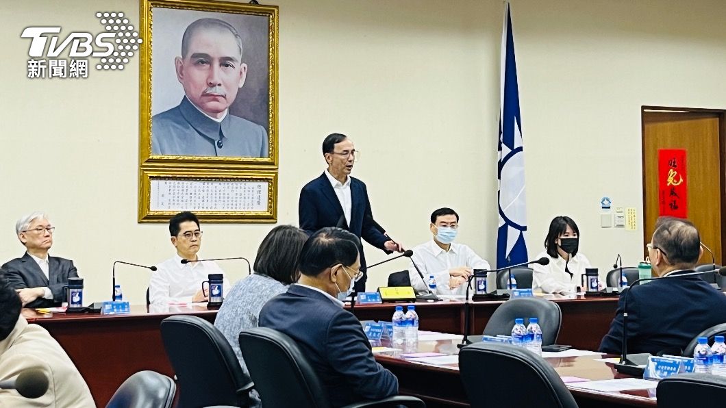 嗆賴清德「精神分裂」 朱立倫:拿國民黨的香跟拜台獨神主牌
